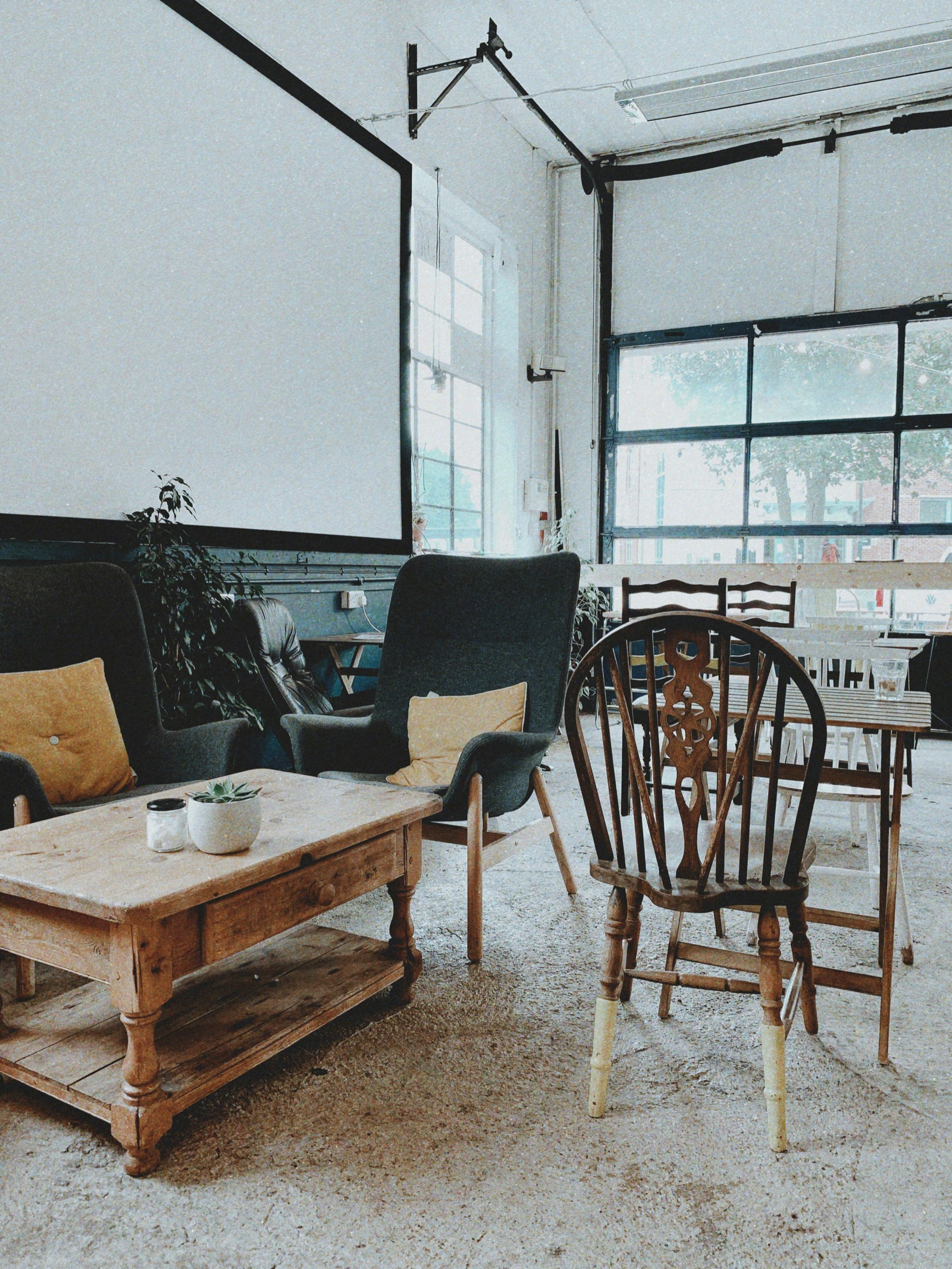 Dining Tables & Furniture